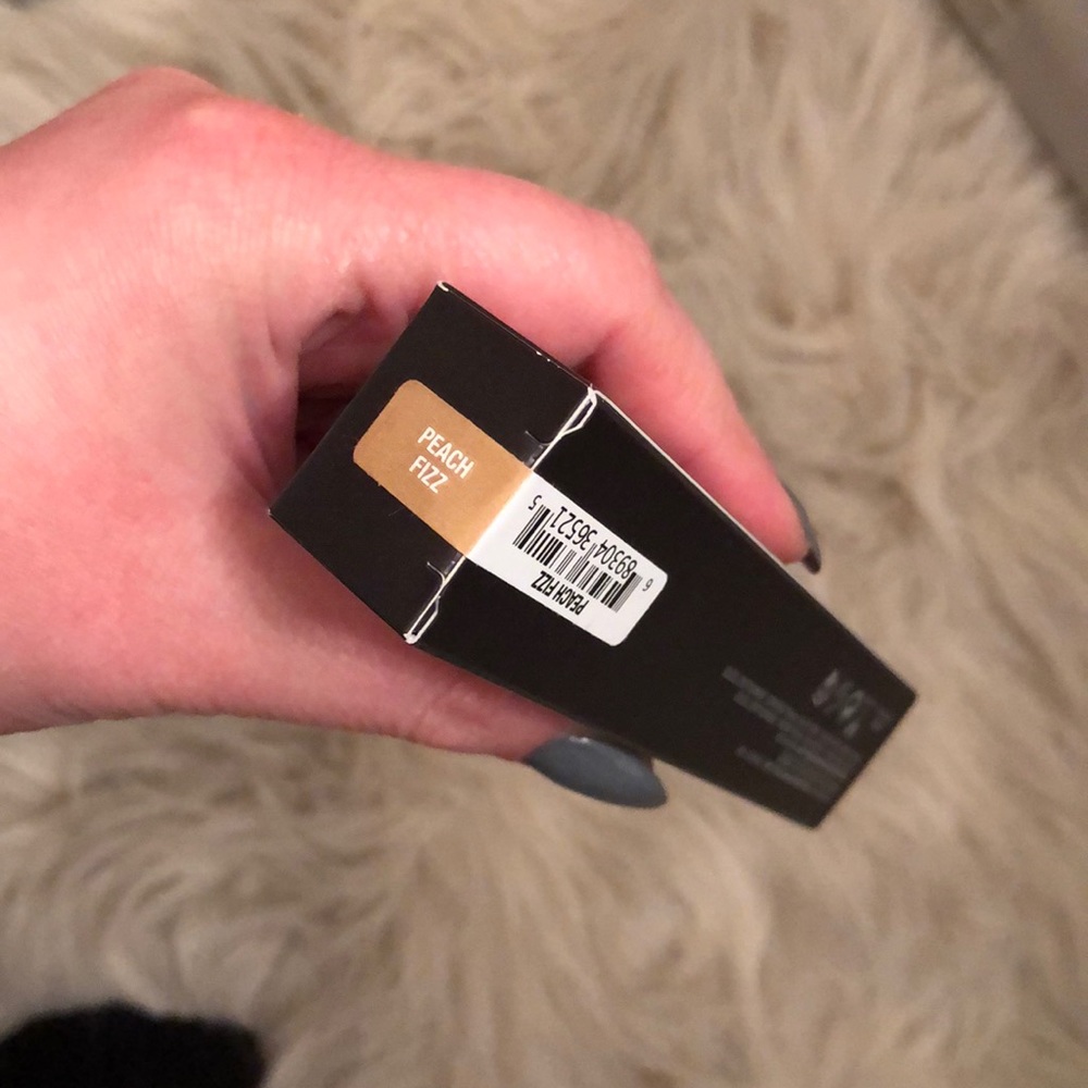 Anastasia Beverly Hills liquid glow - Picture 2 of 3